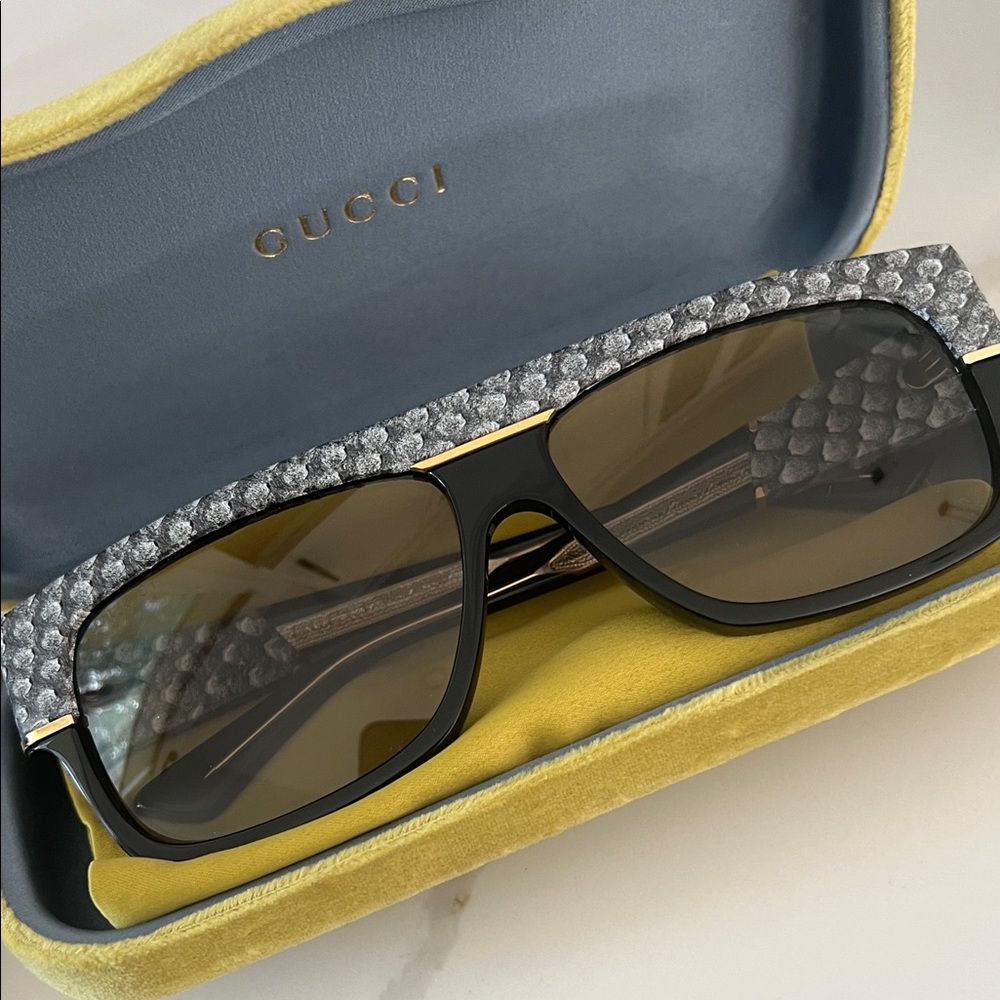Gucci Black and Silver Textured Sunglasses